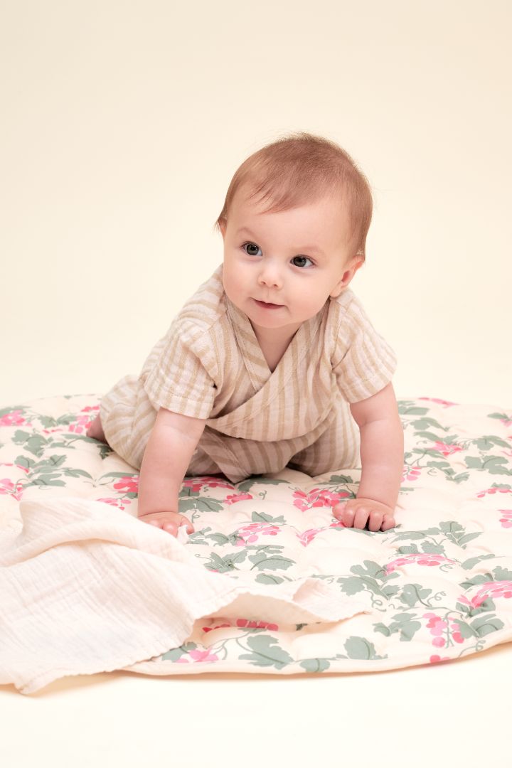 Garbo & Friends muslin wrap onesie Stripe pebble